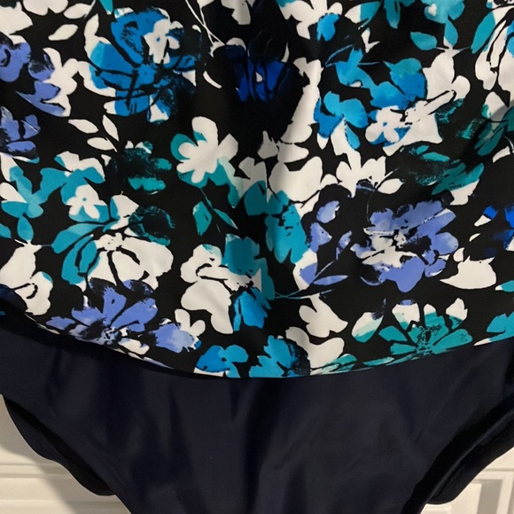 CHRISTINA SWIMSUIT 1-PC Ruched FLORAL Blue Black Sz 16 D BNWT - Picture 5 of 10